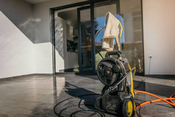 Best Animal Enclosure Cleaning  in Rhome, TX